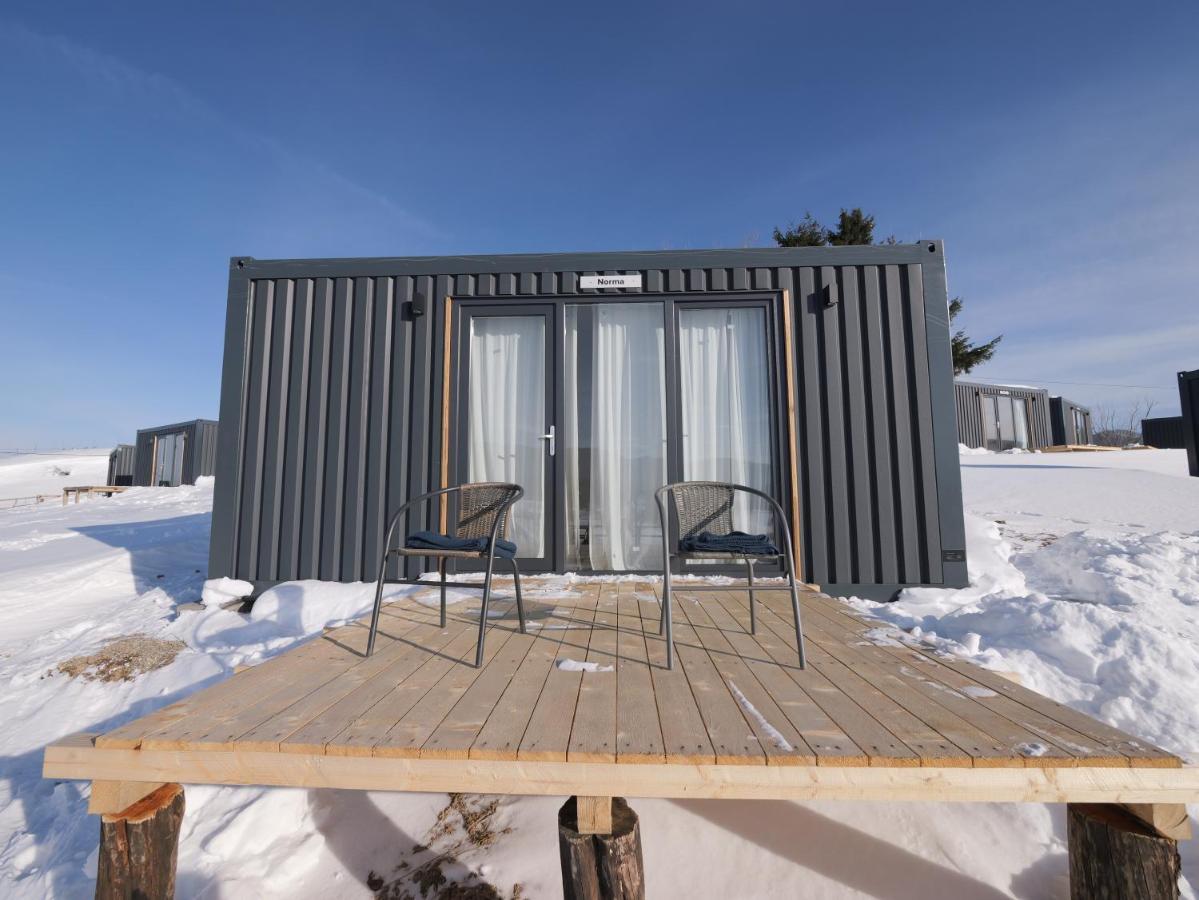 Ursa Mica Glamping Resort Şirnea Exterior foto